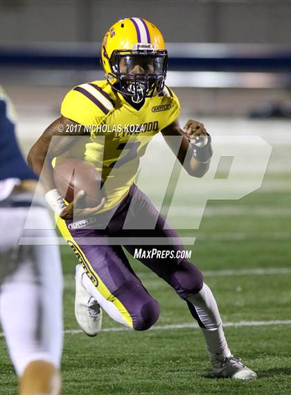 Thumbnail 1 in Lynwood vs. Warren photogallery.