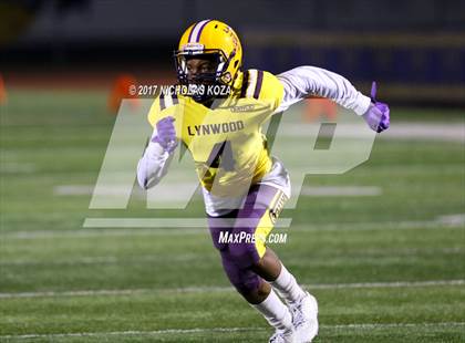 Thumbnail 3 in Lynwood vs. Warren photogallery.