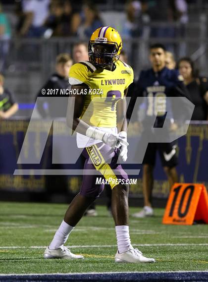 Thumbnail 3 in Lynwood vs. Warren photogallery.