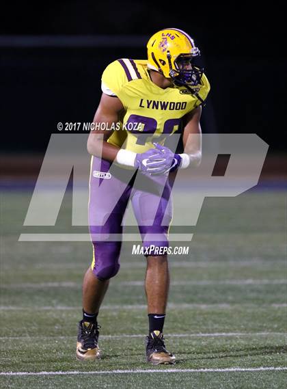 Thumbnail 3 in Lynwood vs. Warren photogallery.