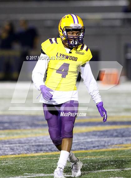 Thumbnail 3 in Lynwood vs. Warren photogallery.