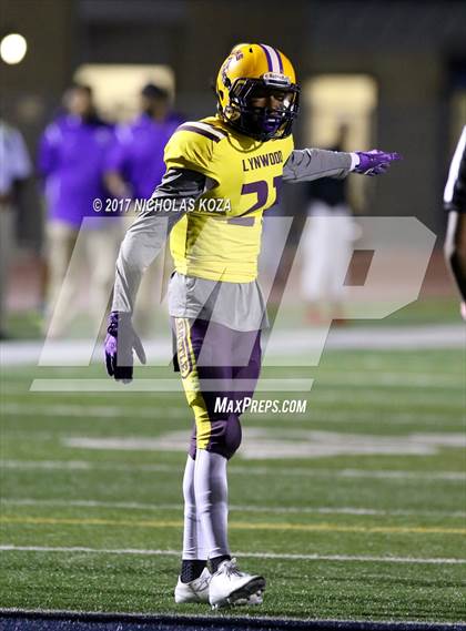 Thumbnail 1 in Lynwood vs. Warren photogallery.