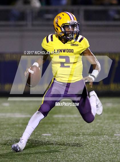 Thumbnail 1 in Lynwood vs. Warren photogallery.