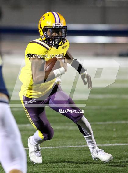 Thumbnail 3 in Lynwood vs. Warren photogallery.