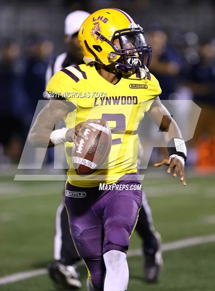 Thumbnail 2 in Lynwood vs. Warren photogallery.
