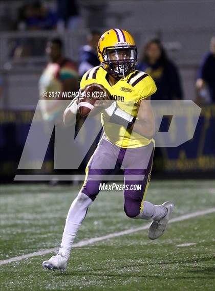 Thumbnail 1 in Lynwood vs. Warren photogallery.