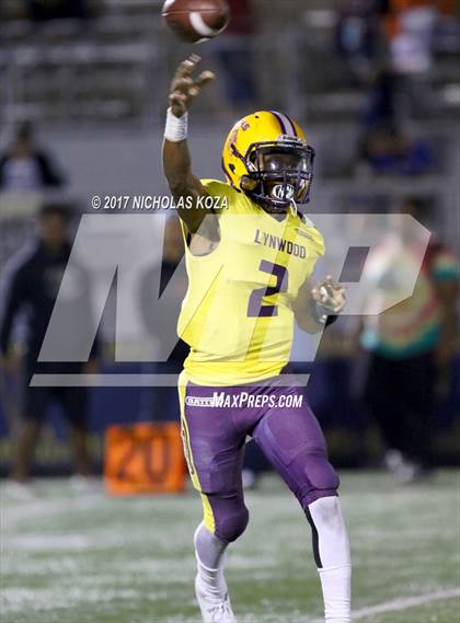 Thumbnail 2 in Lynwood vs. Warren photogallery.