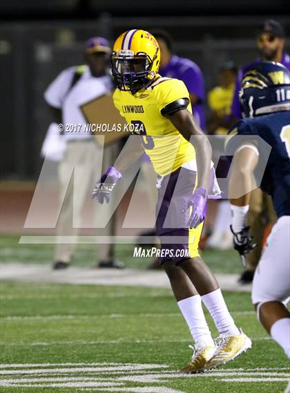 Thumbnail 3 in Lynwood vs. Warren photogallery.