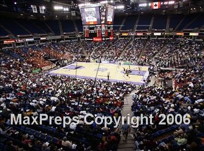 Thumbnail 3 in Clovis West vs. De La Salle (CIF State D1 Final) photogallery.