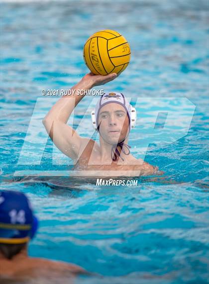 Thumbnail 2 in Grossmont vs Santana photogallery.