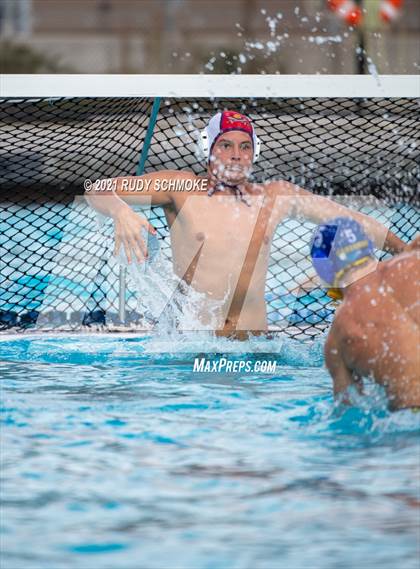 Thumbnail 3 in Grossmont vs Santana photogallery.