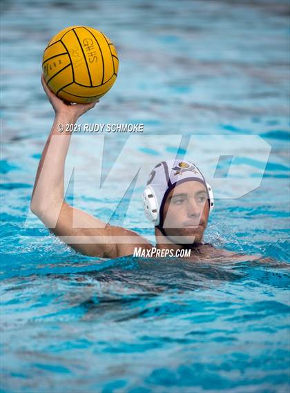 Thumbnail 2 in Grossmont vs Santana photogallery.