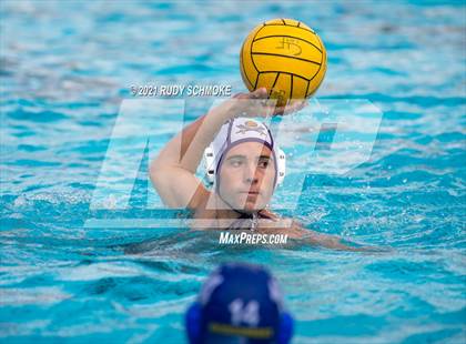 Thumbnail 3 in Grossmont vs Santana photogallery.