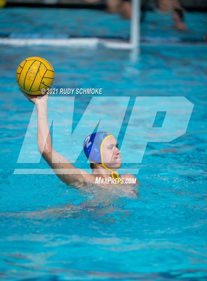 Thumbnail 1 in Grossmont vs Santana photogallery.