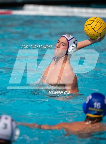 Thumbnail 1 in Grossmont vs Santana photogallery.
