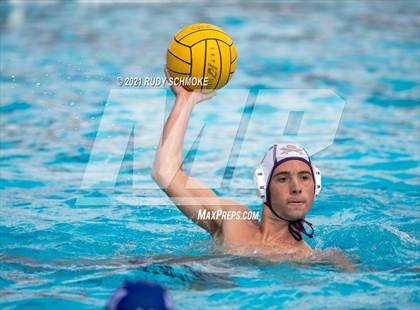 Thumbnail 1 in Grossmont vs Santana photogallery.