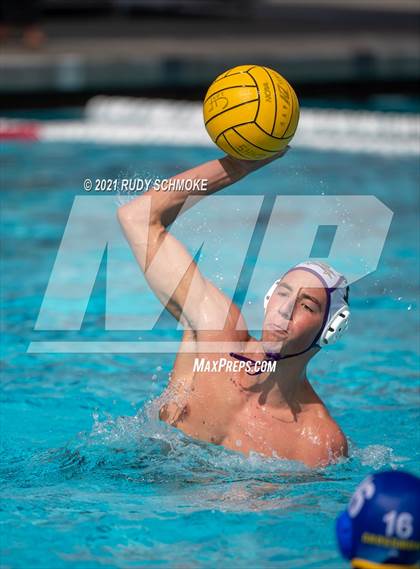 Thumbnail 2 in Grossmont vs Santana photogallery.