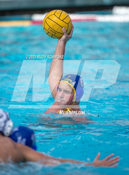Thumbnail 1 in Grossmont vs Santana photogallery.