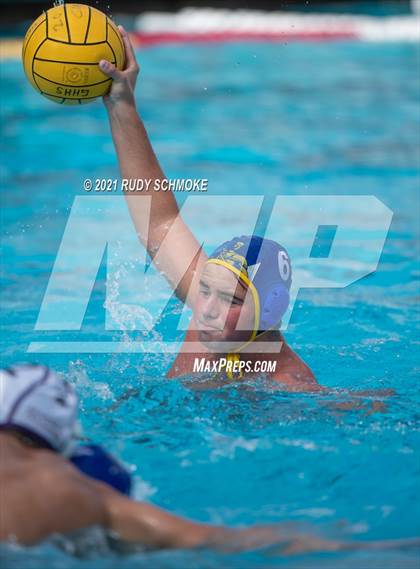 Thumbnail 2 in Grossmont vs Santana photogallery.