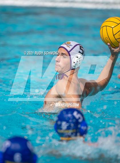 Thumbnail 2 in Grossmont vs Santana photogallery.