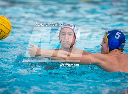 Thumbnail 3 in Grossmont vs Santana photogallery.