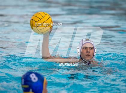 Thumbnail 2 in Grossmont vs Santana photogallery.