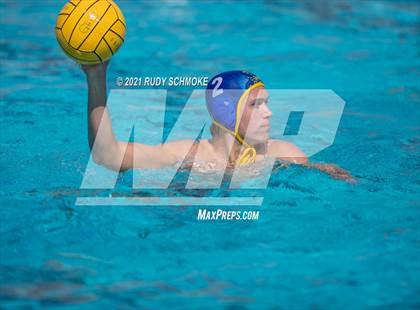 Thumbnail 3 in Grossmont vs Santana photogallery.