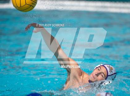 Thumbnail 3 in Grossmont vs Santana photogallery.