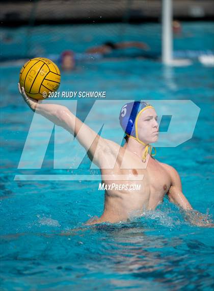 Thumbnail 2 in Grossmont vs Santana photogallery.