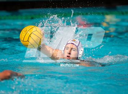 Thumbnail 3 in Grossmont vs Santana photogallery.