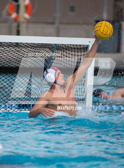 Thumbnail 3 in Grossmont vs Santana photogallery.