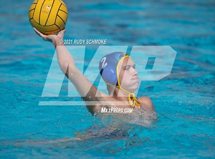 Thumbnail 3 in Grossmont vs Santana photogallery.