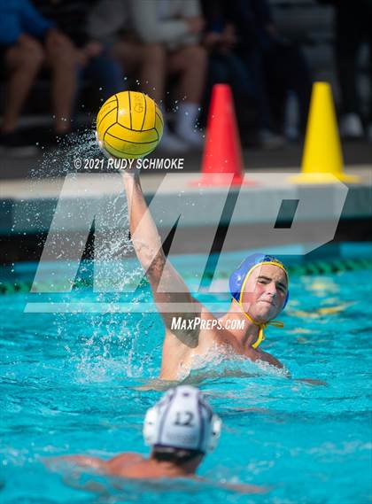 Thumbnail 1 in Grossmont vs Santana photogallery.