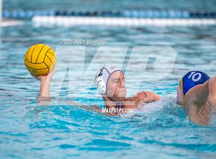 Thumbnail 2 in Grossmont vs Santana photogallery.