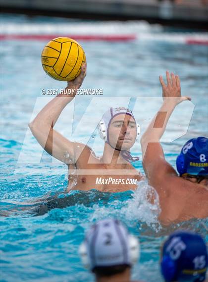Thumbnail 3 in Grossmont vs Santana photogallery.