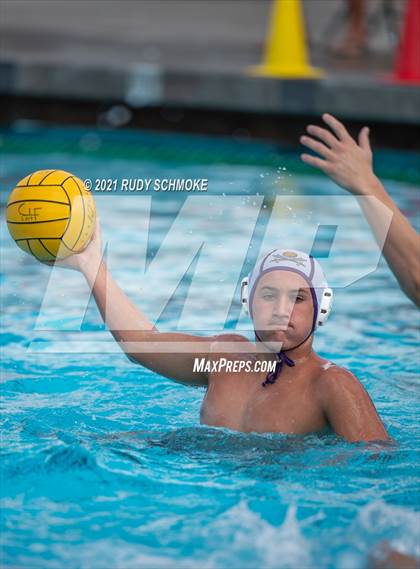 Thumbnail 3 in Grossmont vs Santana photogallery.