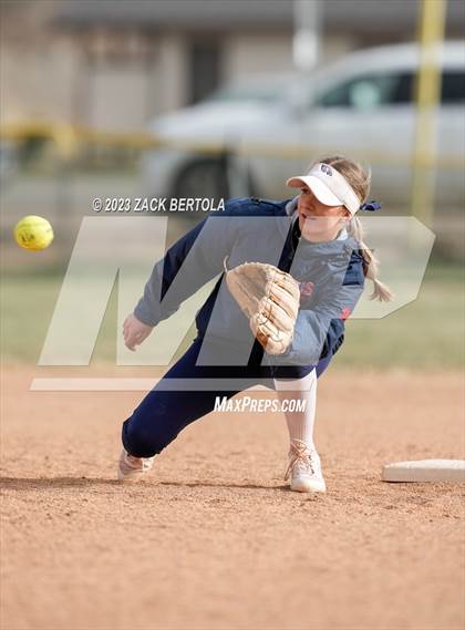 Thumbnail 1 in Wayne @ Duchesne photogallery.