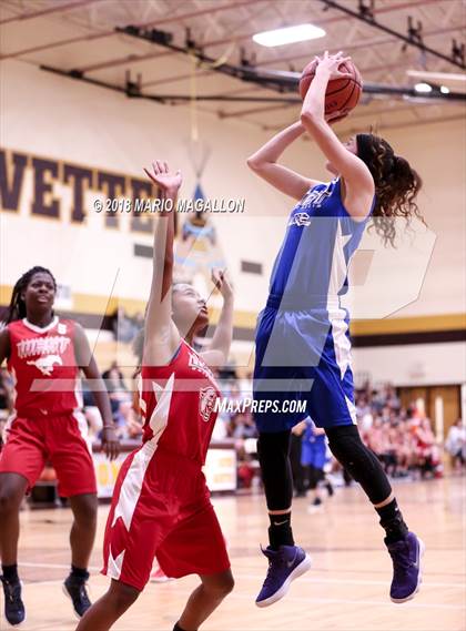 Thumbnail 1 in East vs West RGVBCA All Star photogallery.