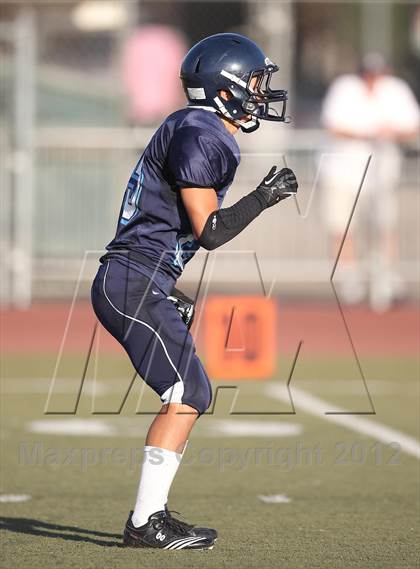 Thumbnail 3 in JV: Burroughs @ Crescenta Valley photogallery.