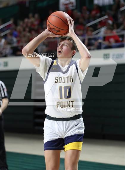 Thumbnail 1 in Zane Trace vs. South Point (OHSAA D3 District Final) photogallery.