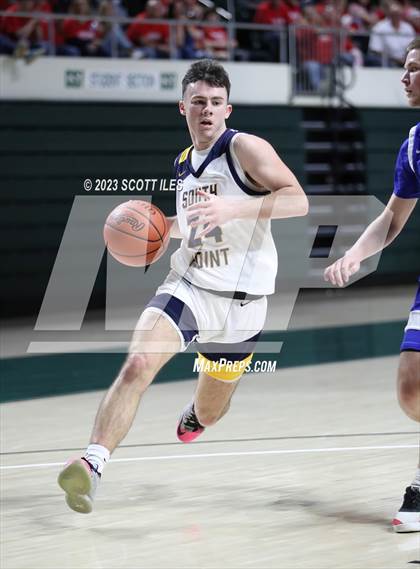 Thumbnail 2 in Zane Trace vs. South Point (OHSAA D3 District Final) photogallery.