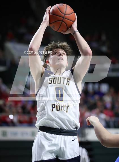 Thumbnail 3 in Zane Trace vs. South Point (OHSAA D3 District Final) photogallery.