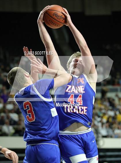 Thumbnail 1 in Zane Trace vs. South Point (OHSAA D3 District Final) photogallery.