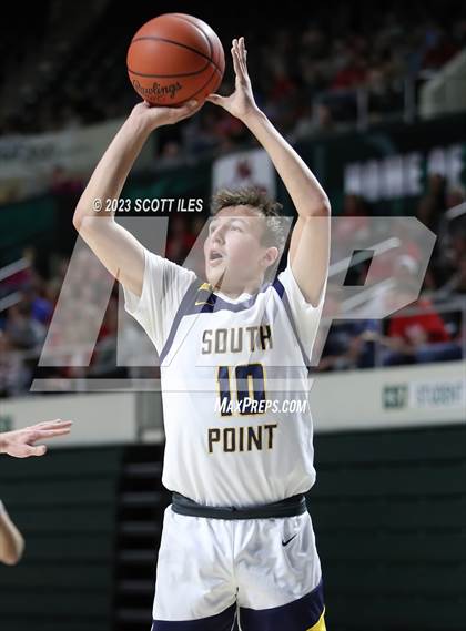 Thumbnail 3 in Zane Trace vs. South Point (OHSAA D3 District Final) photogallery.