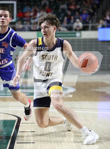 Thumbnail 2 in Zane Trace vs. South Point (OHSAA D3 District Final) photogallery.