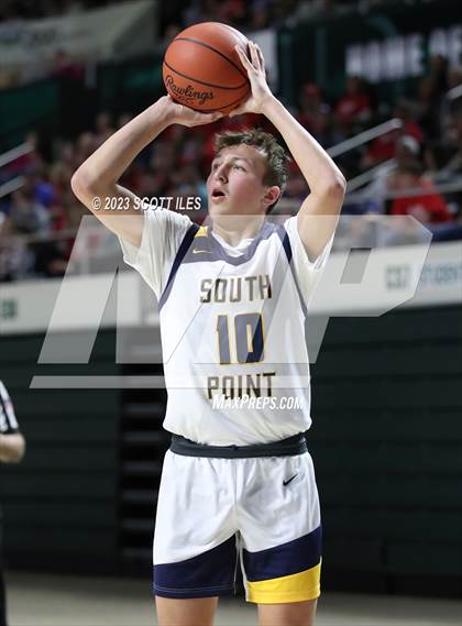 Thumbnail 2 in Zane Trace vs. South Point (OHSAA D3 District Final) photogallery.