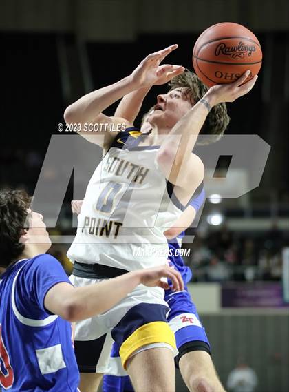 Thumbnail 2 in Zane Trace vs. South Point (OHSAA D3 District Final) photogallery.