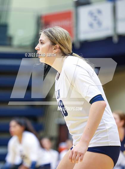 Thumbnail 2 in St. Teresa's Academy vs. Liberty North (MSHSAA Class 5 Quarterfinal) photogallery.