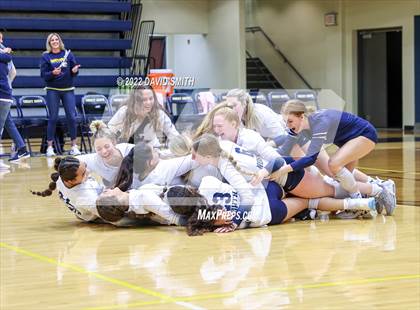 Thumbnail 1 in St. Teresa's Academy vs. Liberty North (MSHSAA Class 5 Quarterfinal) photogallery.