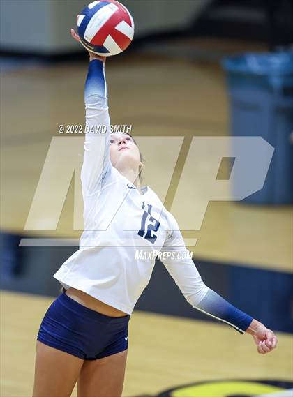 Thumbnail 3 in St. Teresa's Academy vs. Liberty North (MSHSAA Class 5 Quarterfinal) photogallery.